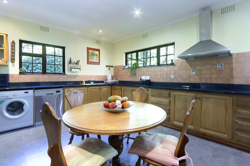 To Let 4 Bedroom Property for Rent in Hout Bay Western Cape